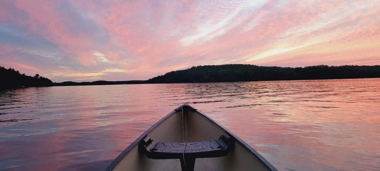 Somerset Lakeside Resort Bancroft Bagian luar foto