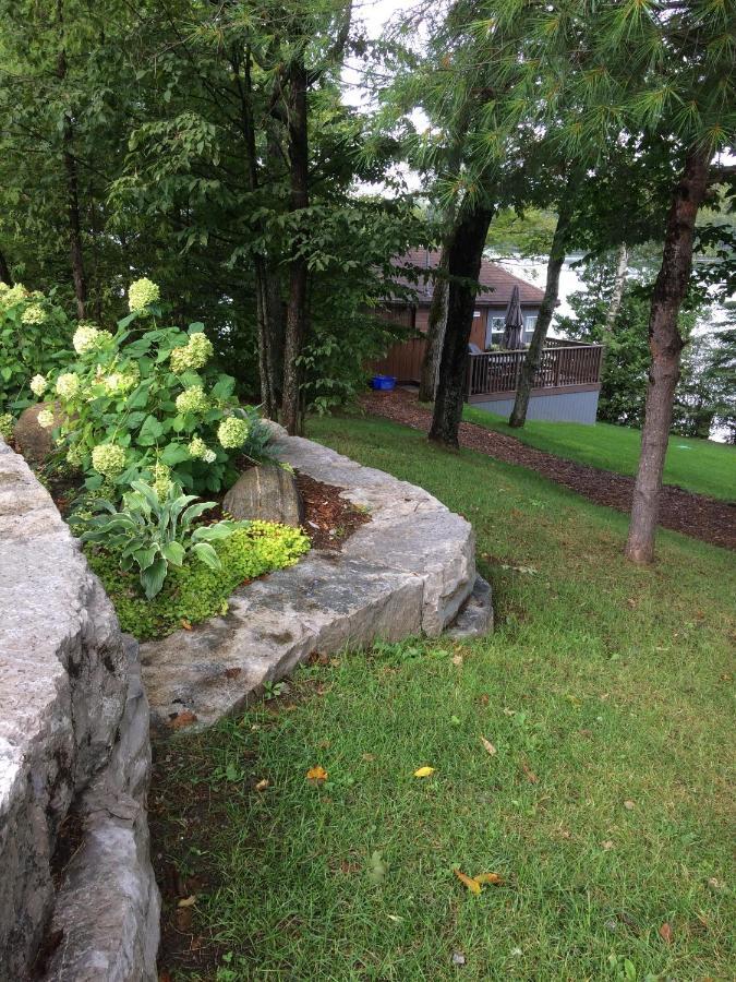 Somerset Lakeside Resort Bancroft Bagian luar foto
