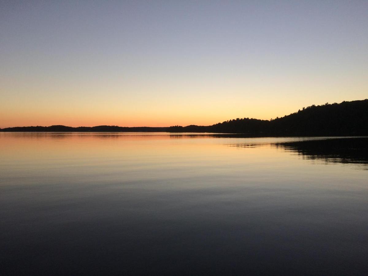 Somerset Lakeside Resort Bancroft Bagian luar foto