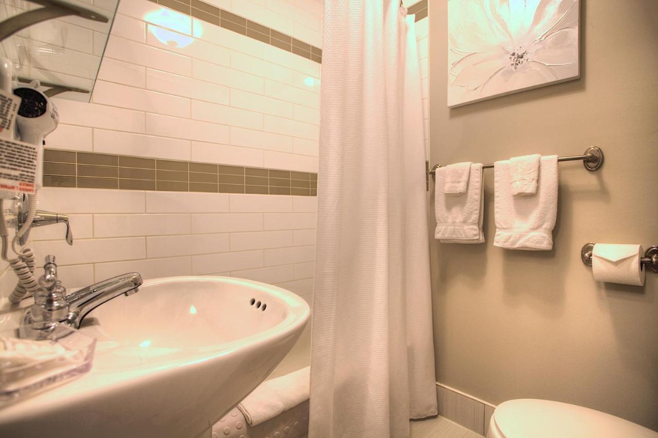 Somerset Lakeside Resort Bancroft Bagian luar foto
